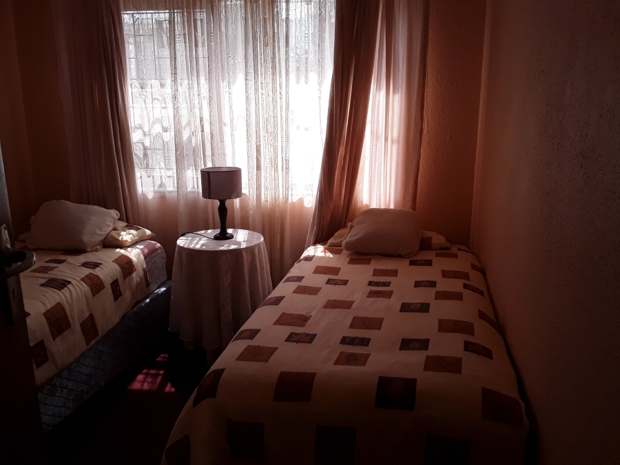 To Let 3 Bedroom Property for Rent in Somerset Park Western Cape